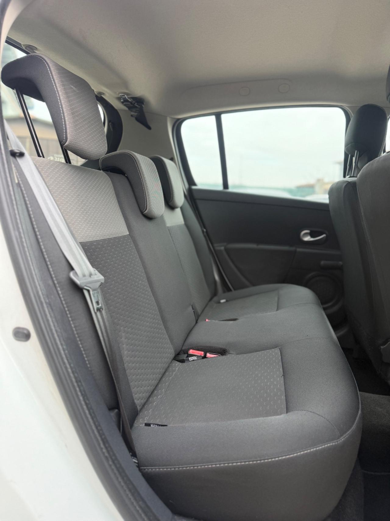 Renault Clio 1.2 16V 5 porte Luxe