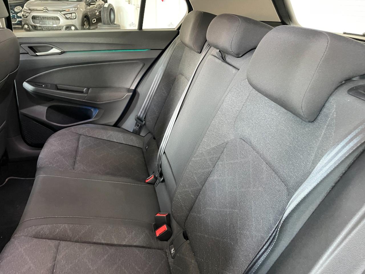 Volkswagen Golf 1.0 eTSI EVO DSG Life Cerchi17 Luci ambient