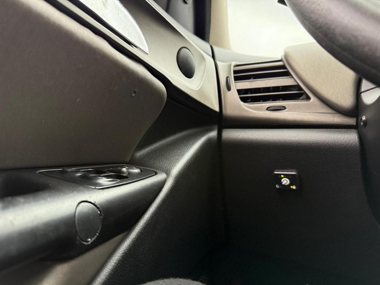 Lancia Ypsilon 1.2 Oro Giallo