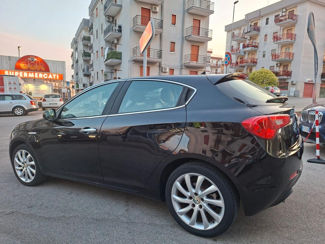 Alfa Romeo Giulietta 1.6 JTD Distinctive * Navi * Full * Garantita 12 Mesi