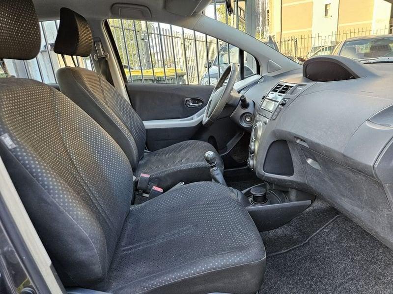Toyota Yaris Yaris 5p 1.3 Sol my10