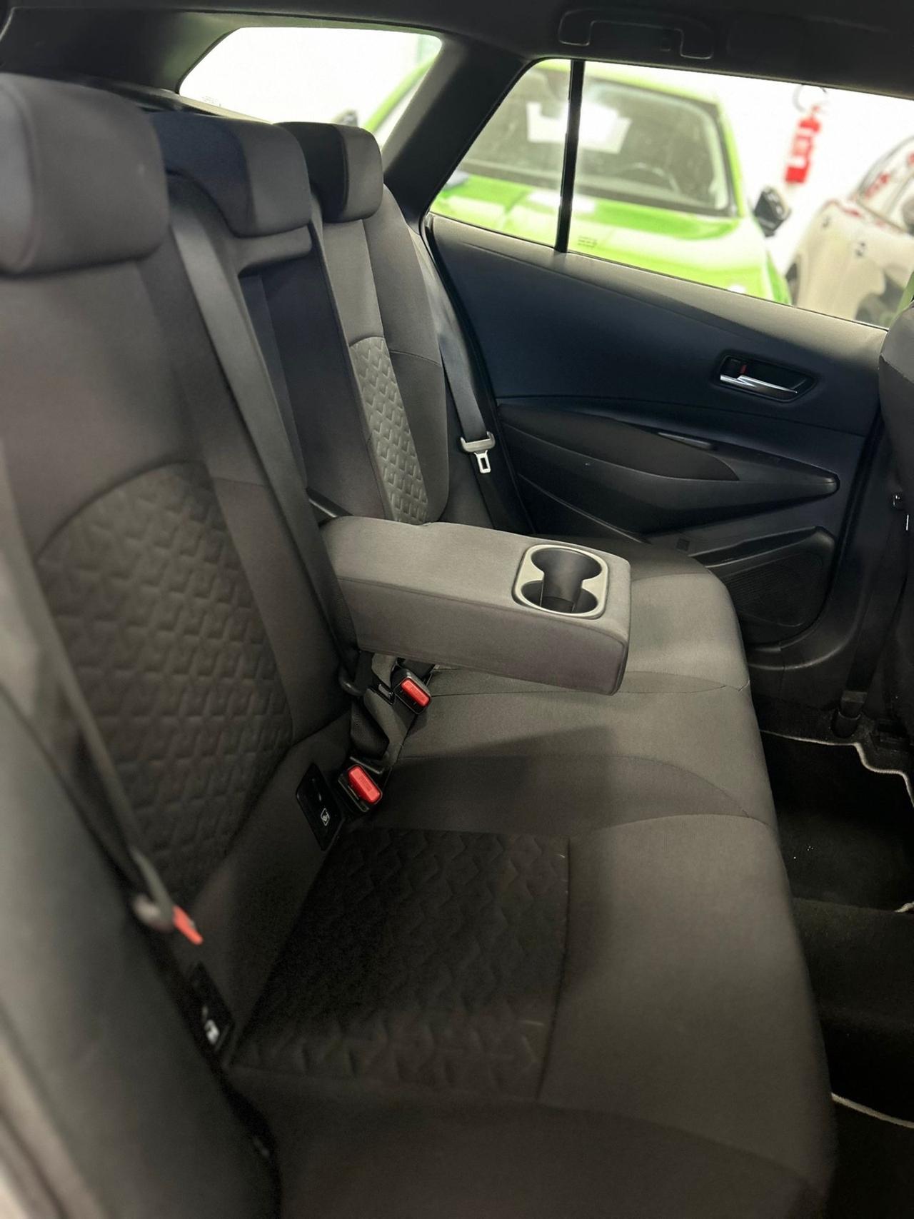 Toyota Corolla Touring Sports 1.8 Hybrid Business