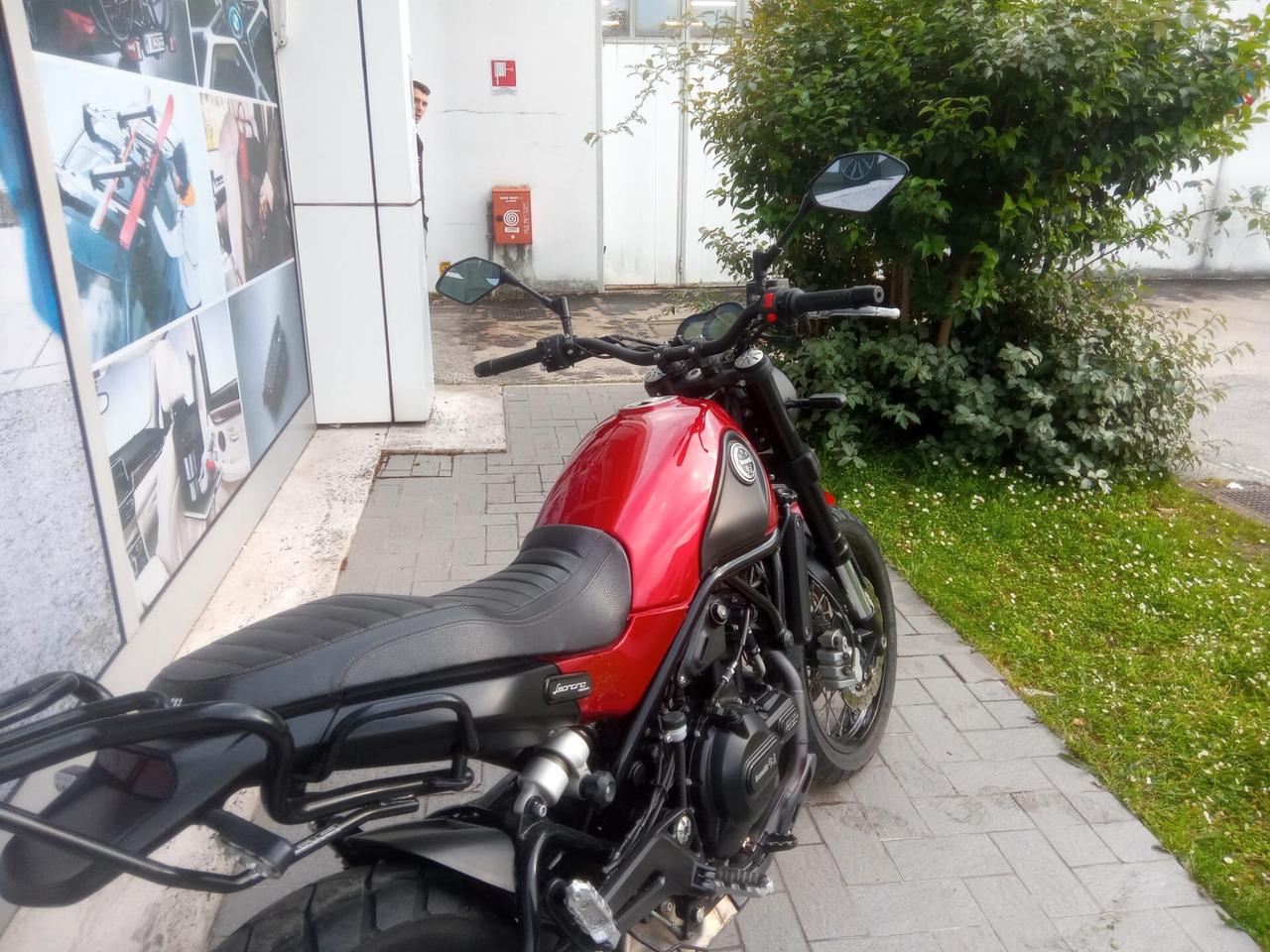 Benelli Leoncino 500 Trail