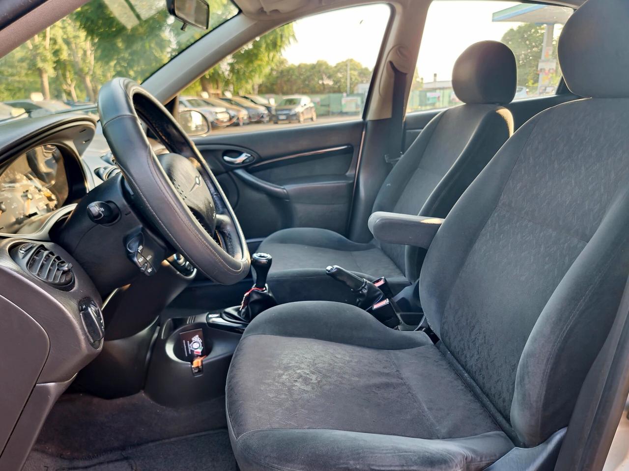 Ford Focus 1.6i 16V cat 5p. Ghia 2001 E3 Manuale