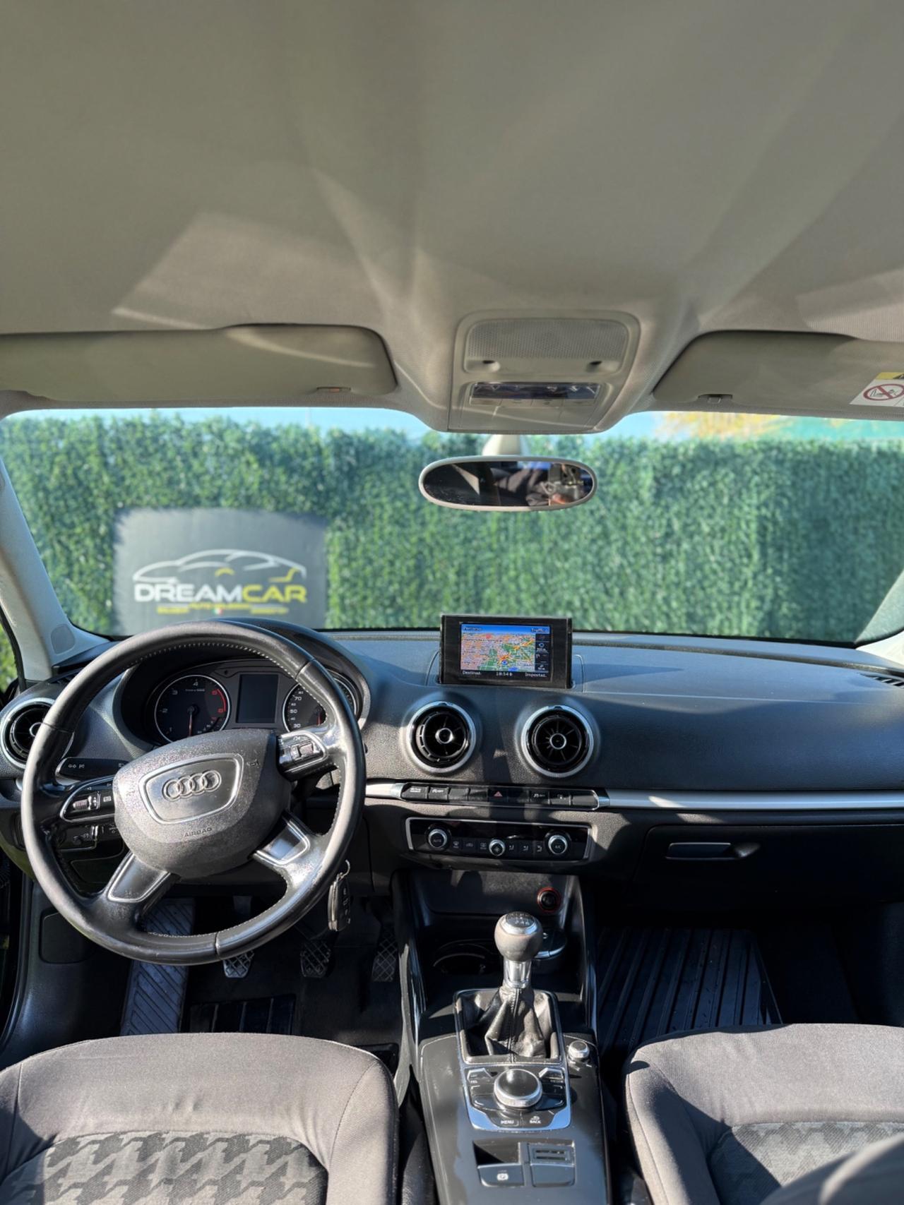 Audi A3 2014 1.6 DIESEL NEOPATENTATI FARI LED NAVI FULL