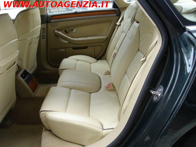 AUDI A8 3.0 V6 TDI quattro tiptronic