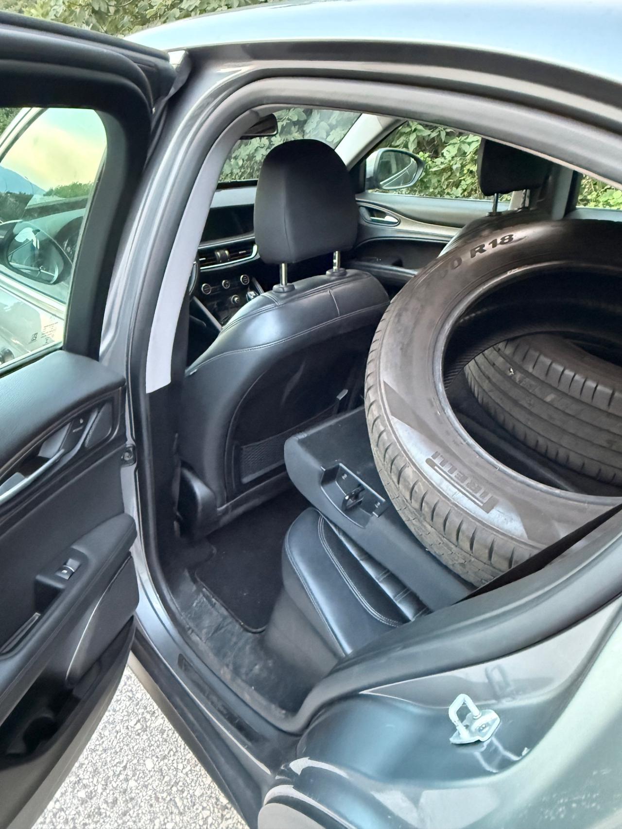 Alfa Romeo Stelvio 2.2 Turbodiesel 180 CV AT8 Q4 Business