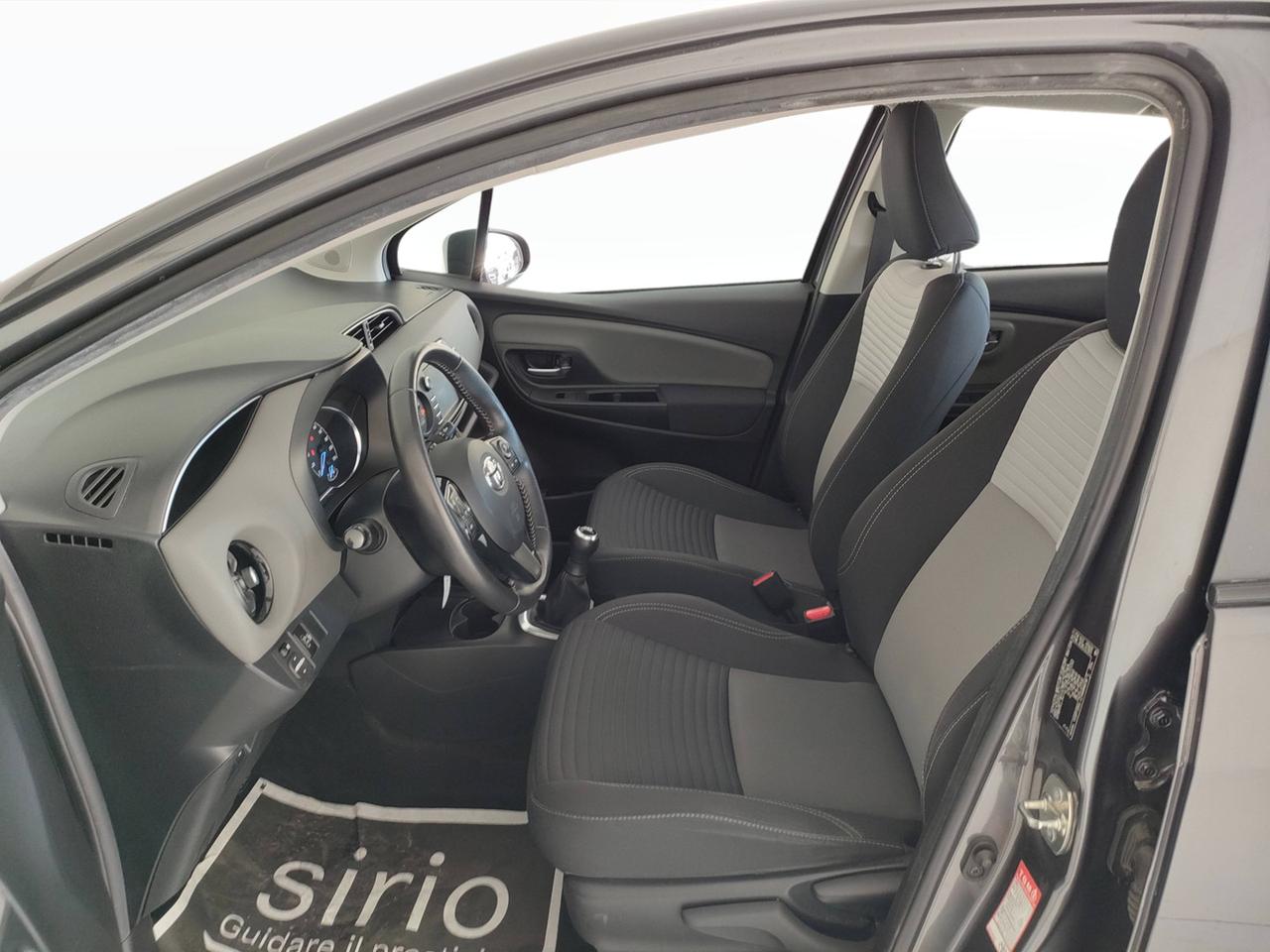 TOYOTA Yaris III 2017 - Yaris 5p 1.0 Active my18