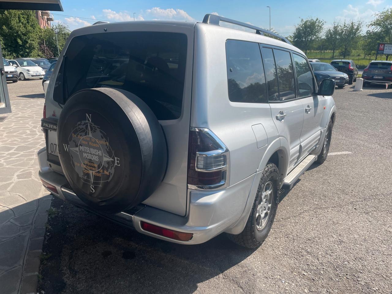 Mitsubishi Pajero III 3.2 16V DI-D 5p. GLX 7p.