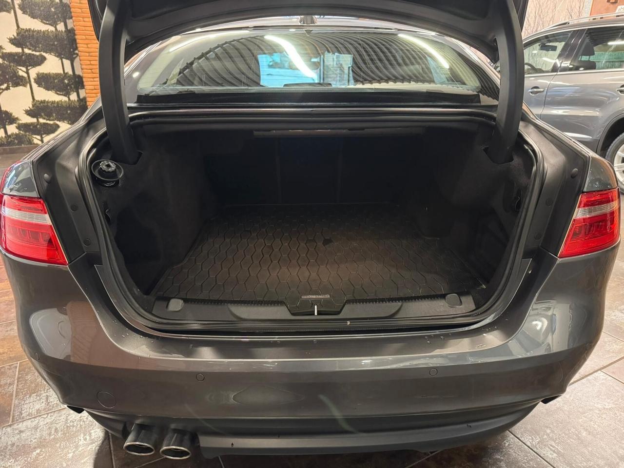 Jaguar XE 2.0 D 180 CV AWD aut. Prestige Business Edition