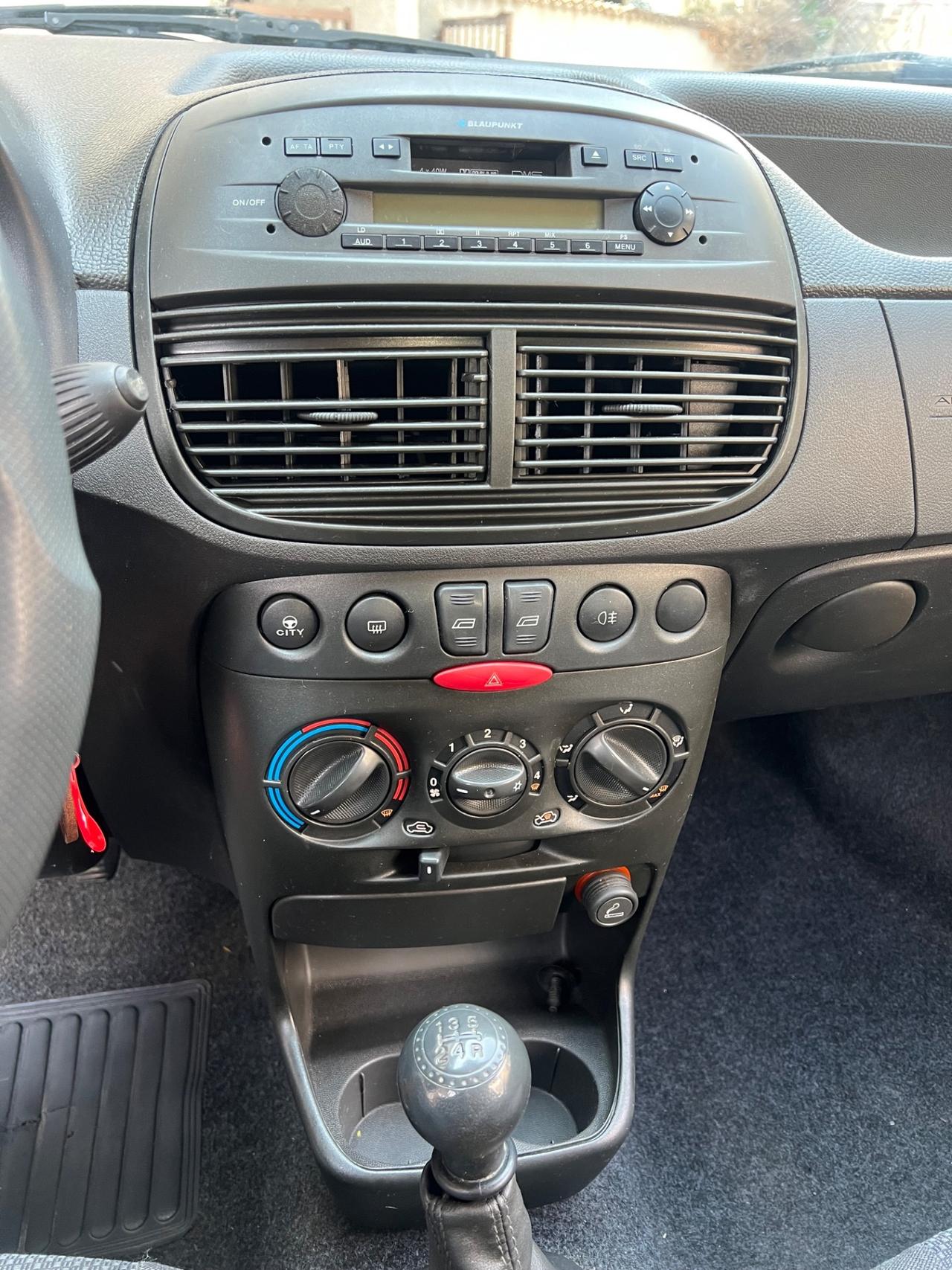 Fiat Punto 1.2i cat 5 porte ELX