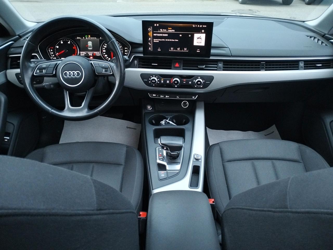 Audi A4 V Berlina 30 2.0 tdi mhev Business 136cv s-tronic