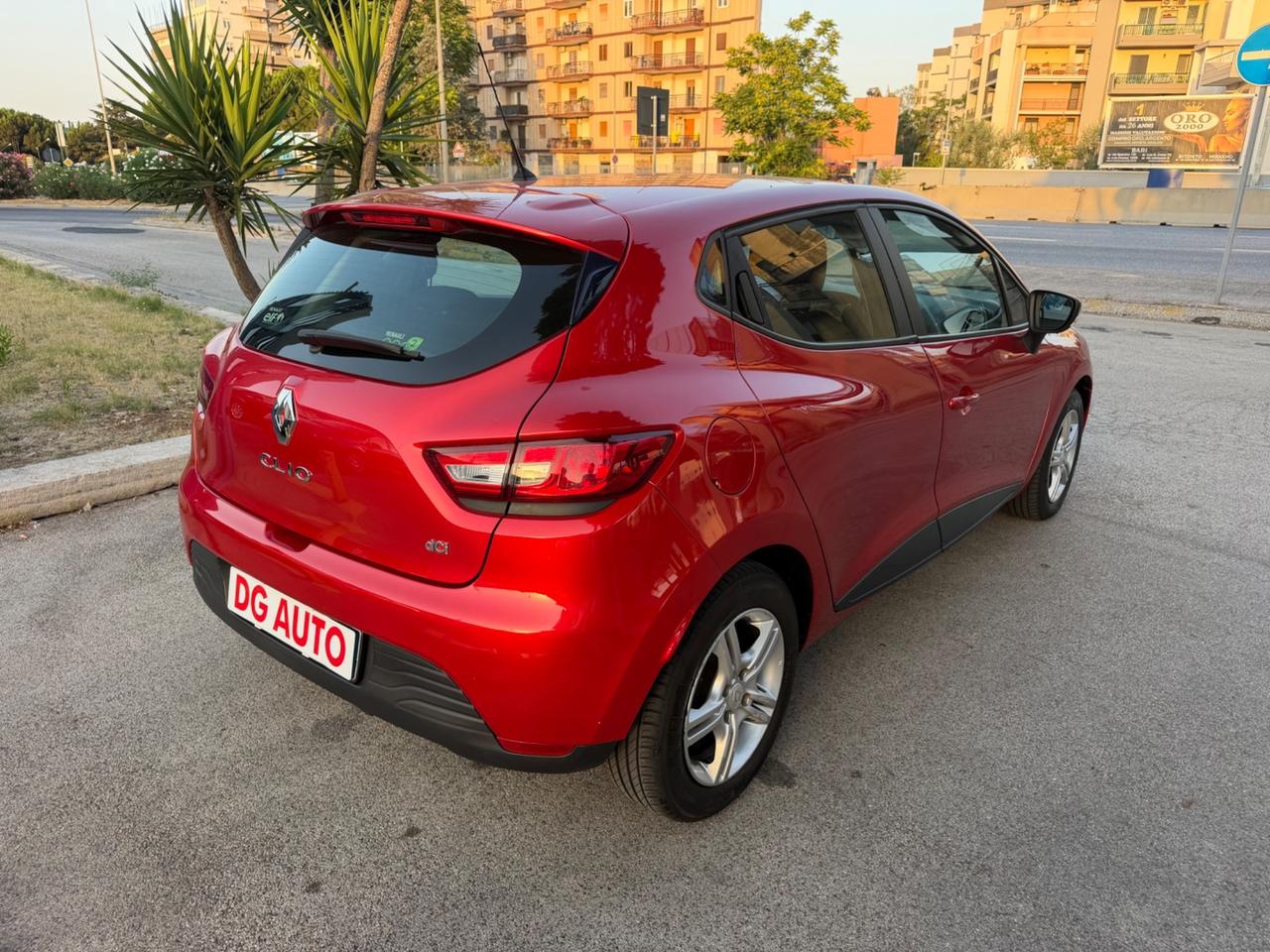 Renault Clio 1.5 dci 75 cavalli 2016 navigatore