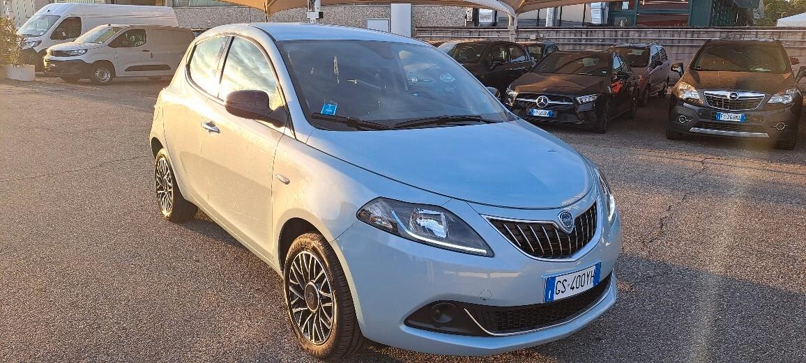 Lancia Ypsilon 1.0 FireFly 5 porte S&S Hybrid Platino