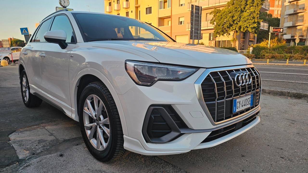 Audi Q3 35 TDI S tronic line edition