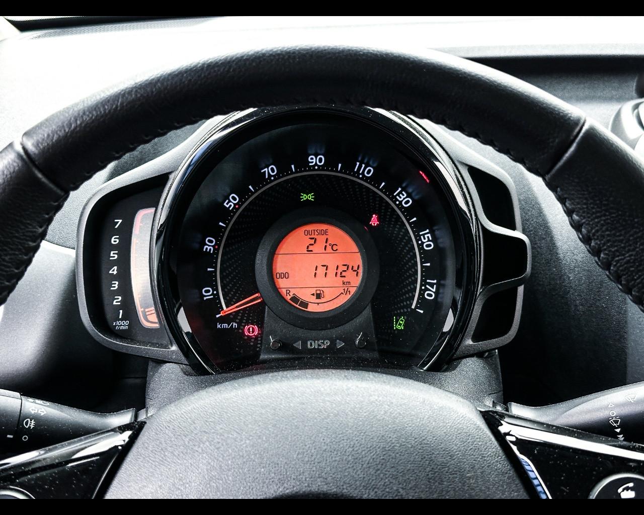 TOYOTA Aygo 2ª serie - Aygo Connect 1.0 VVT-i 72 CV 5 porte x-wave