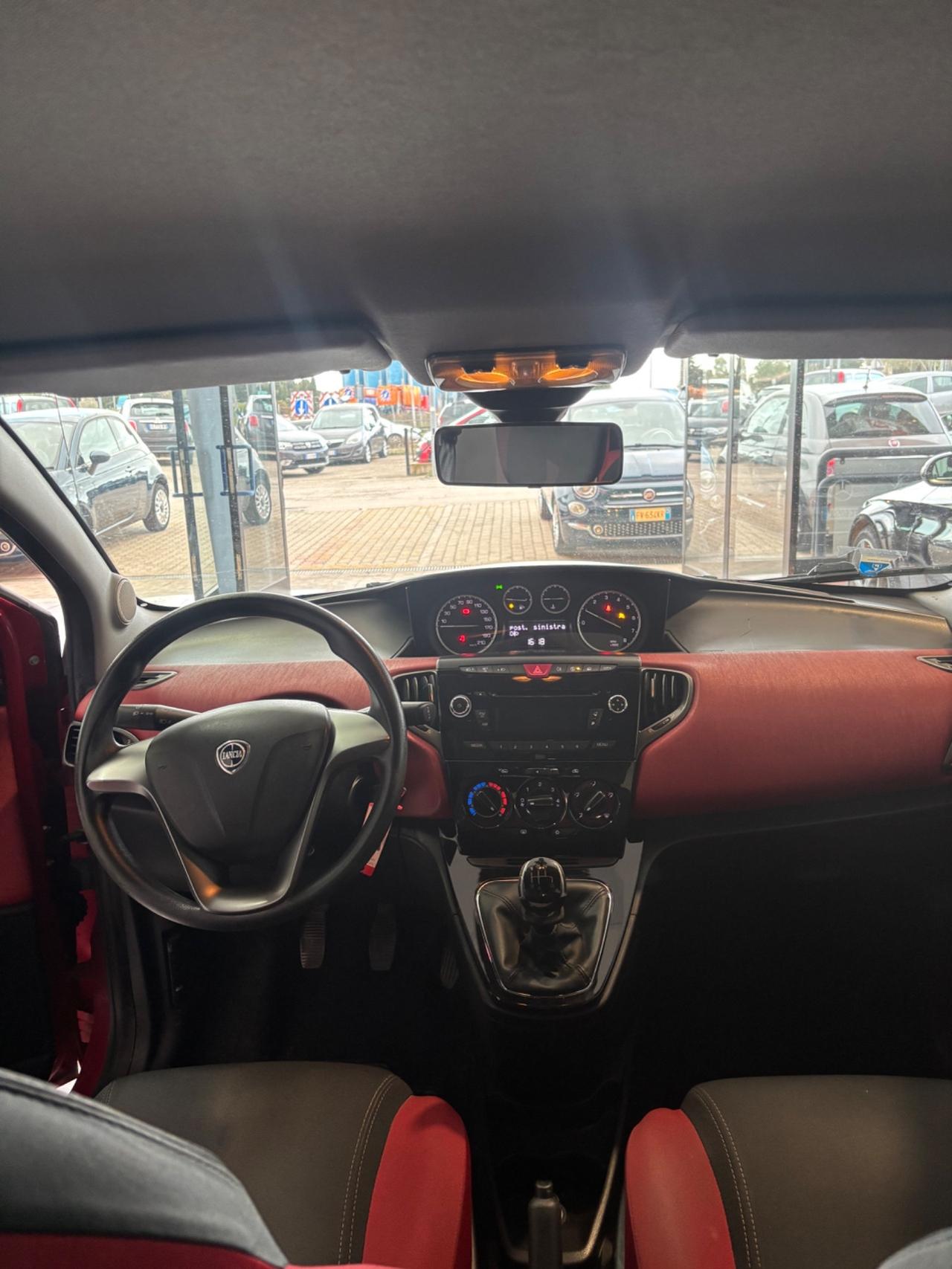 Lancia Ypsilon 1.2 69 CV 5 porte S&S Platinum