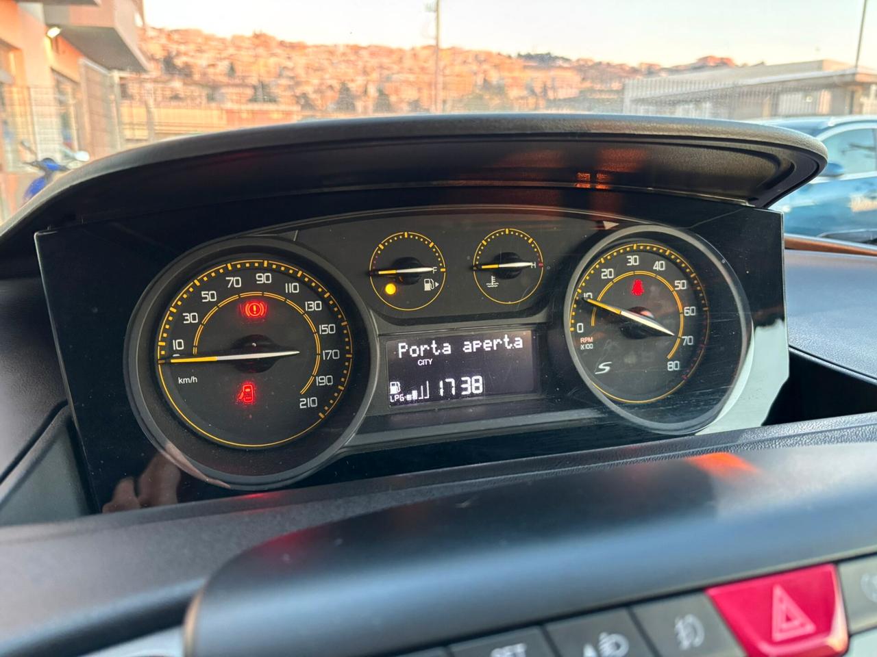 Lancia Ypsilon 1.2 69 CV 5 porte GPL Momo design