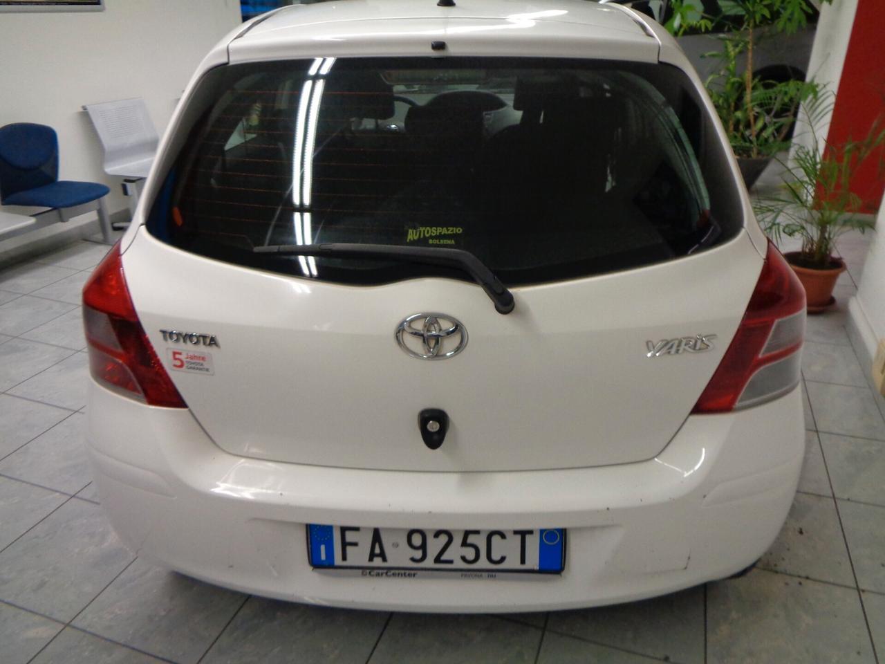 Toyota Yaris 1.0 5 porte Sol