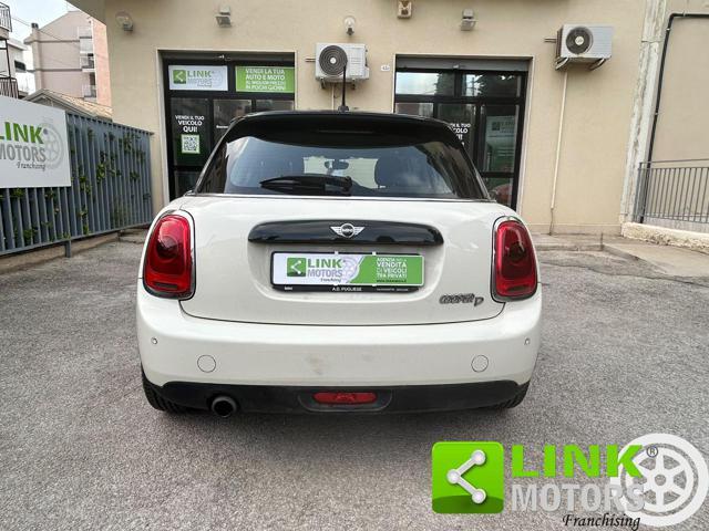 MINI Cooper D .