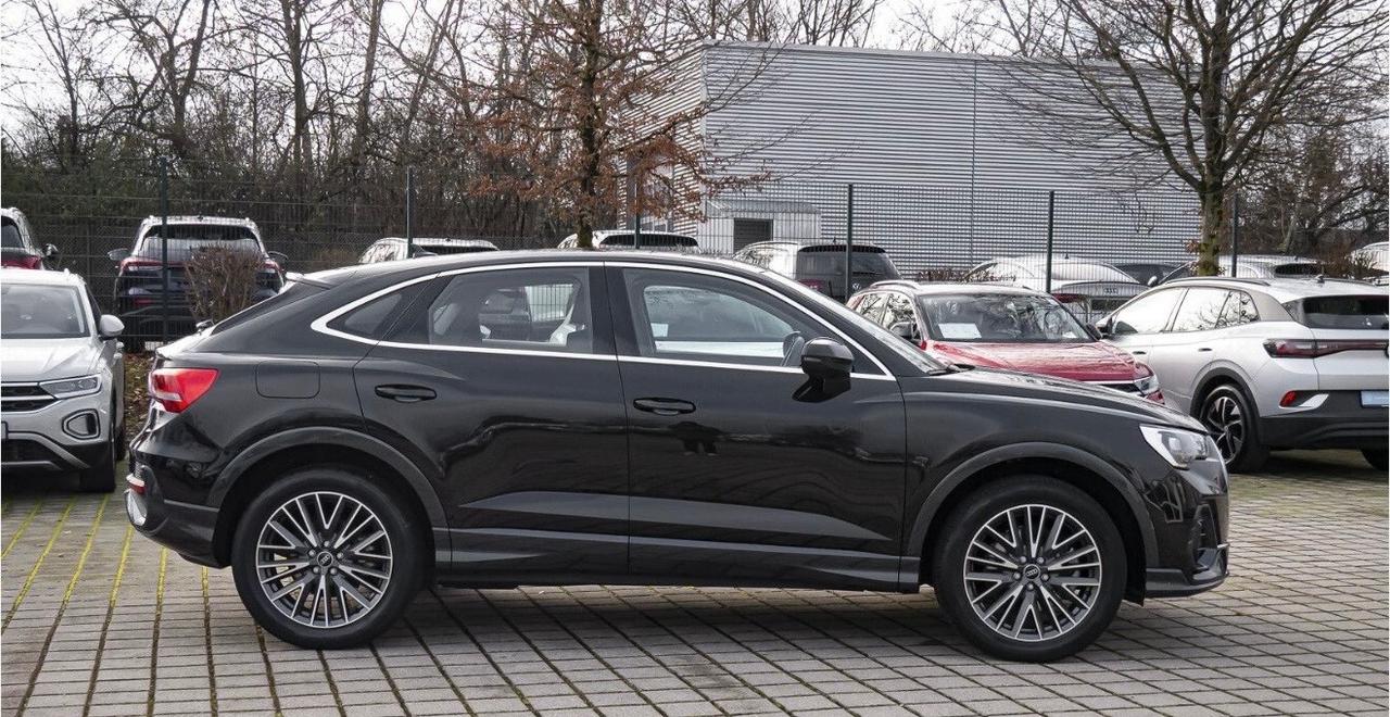 Audi Q3 45TFSI S tronic S LINE interno esterno Cerchi Sonos tetto