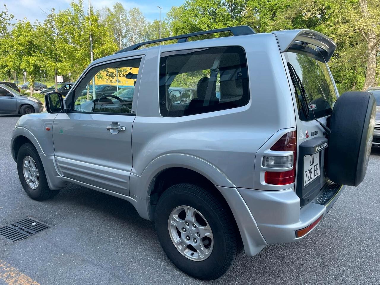 Mitsubishi Pajero 3.2 16V DI-D 3p. GLS1