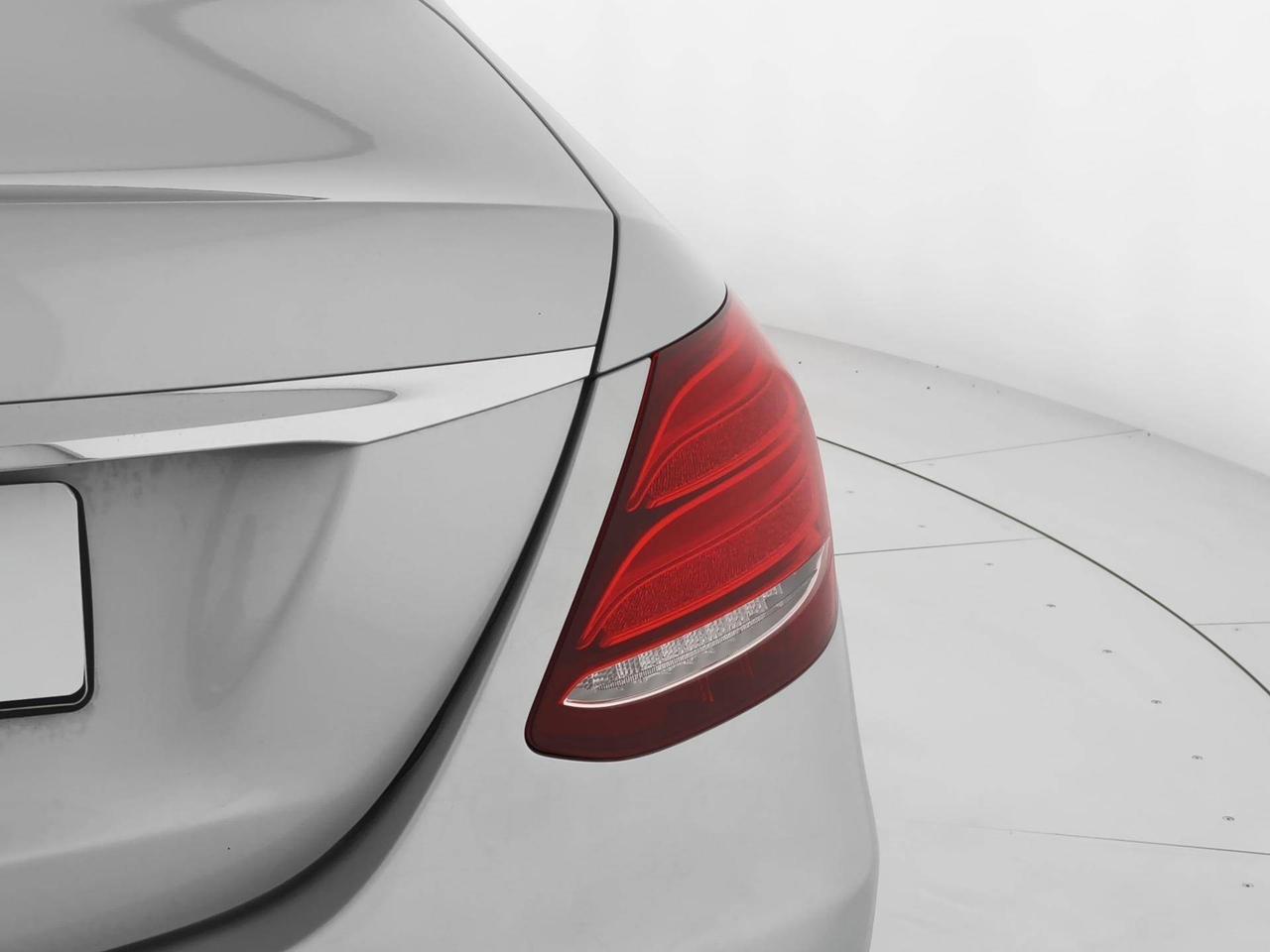 Mercedes Classe E E 220d Berlina Premium 4matic