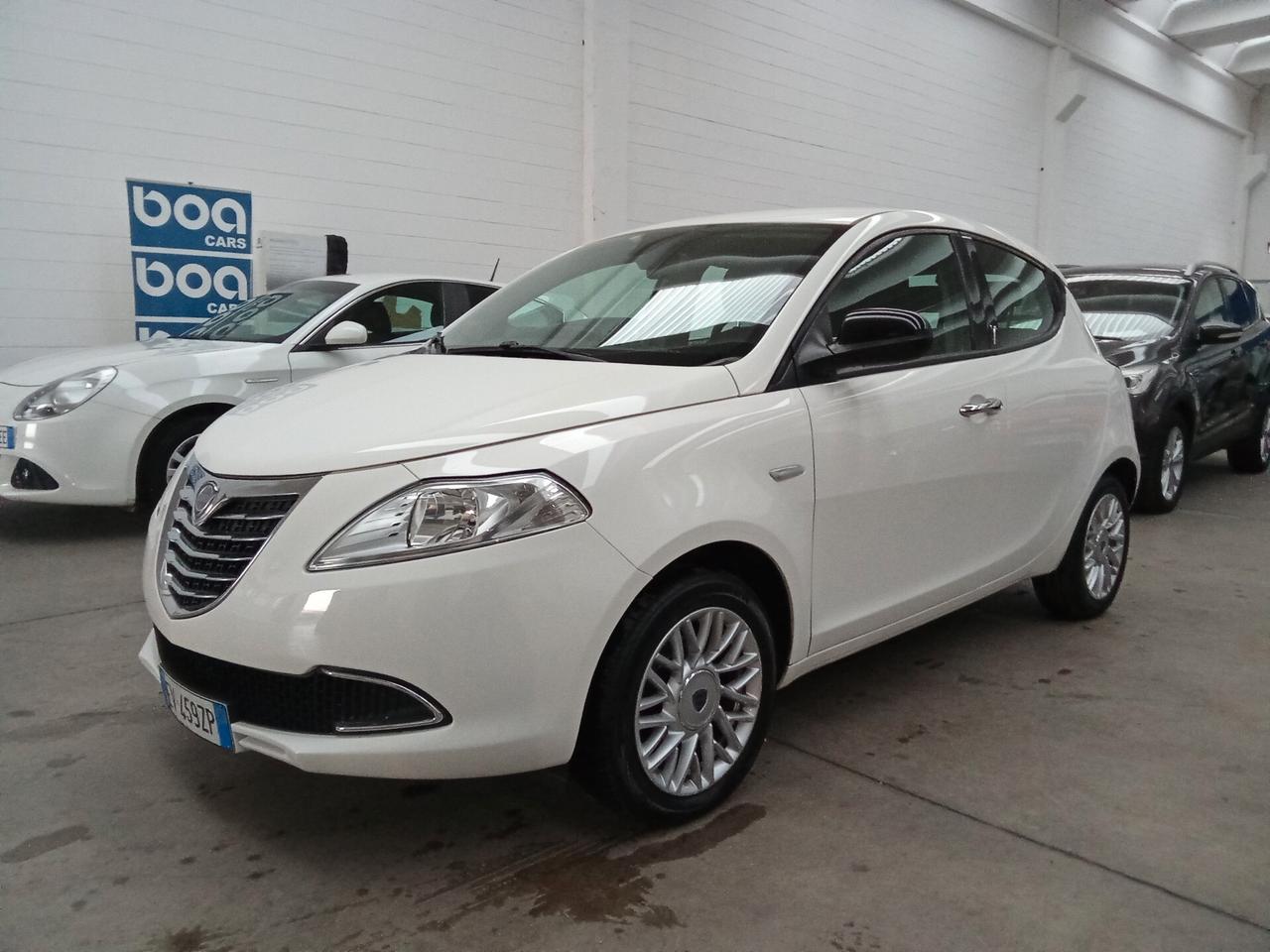 Lancia Ypsilon 1.2 69 CV . Neopatentati