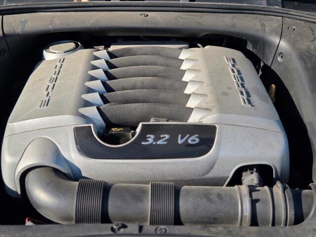 Porsche CAYENNE 3.2 V6 -UNI PRO -
