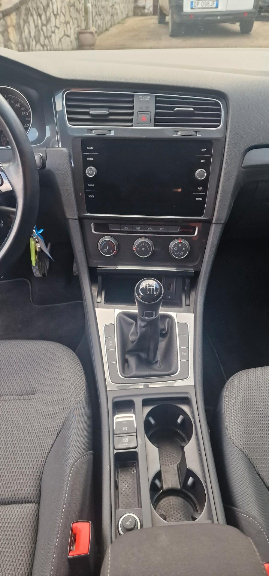 Volkswagen Golf 1.0 TSI 115 CV 5p. Business BlueMotion Technology