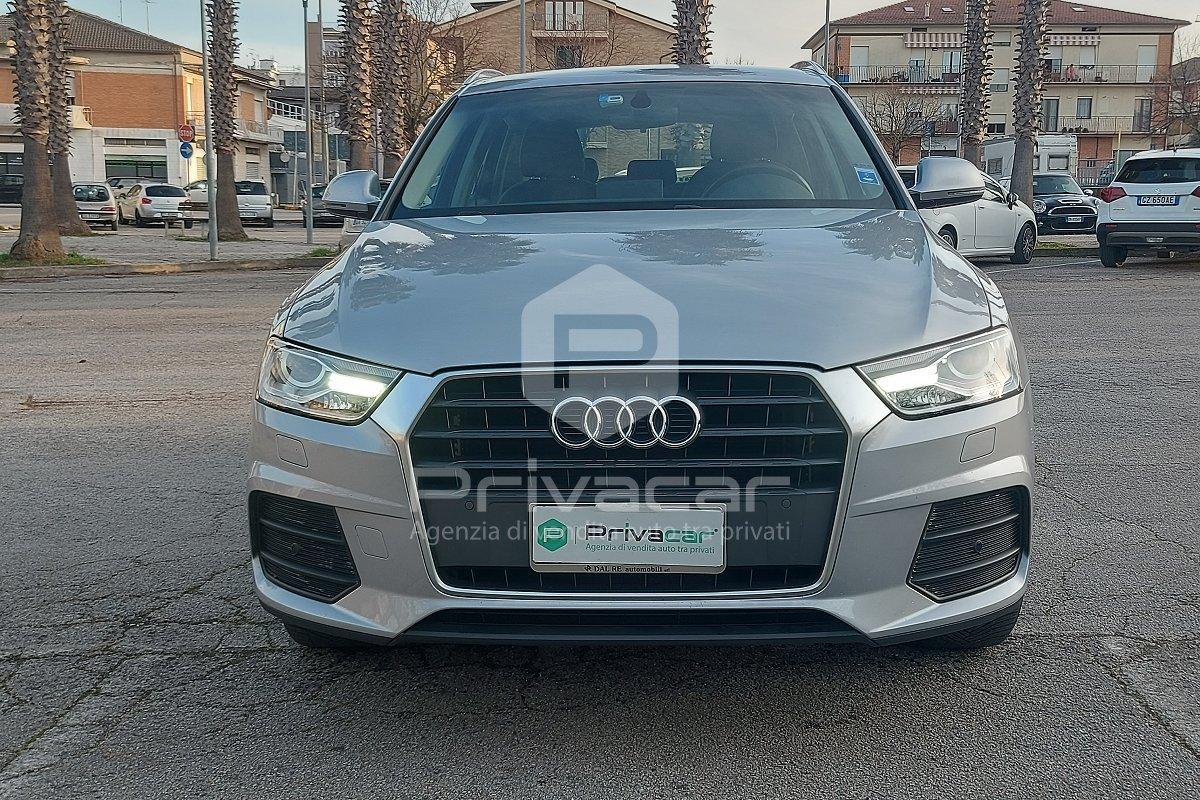 AUDI Q3 2.0 TDI 120 CV Business