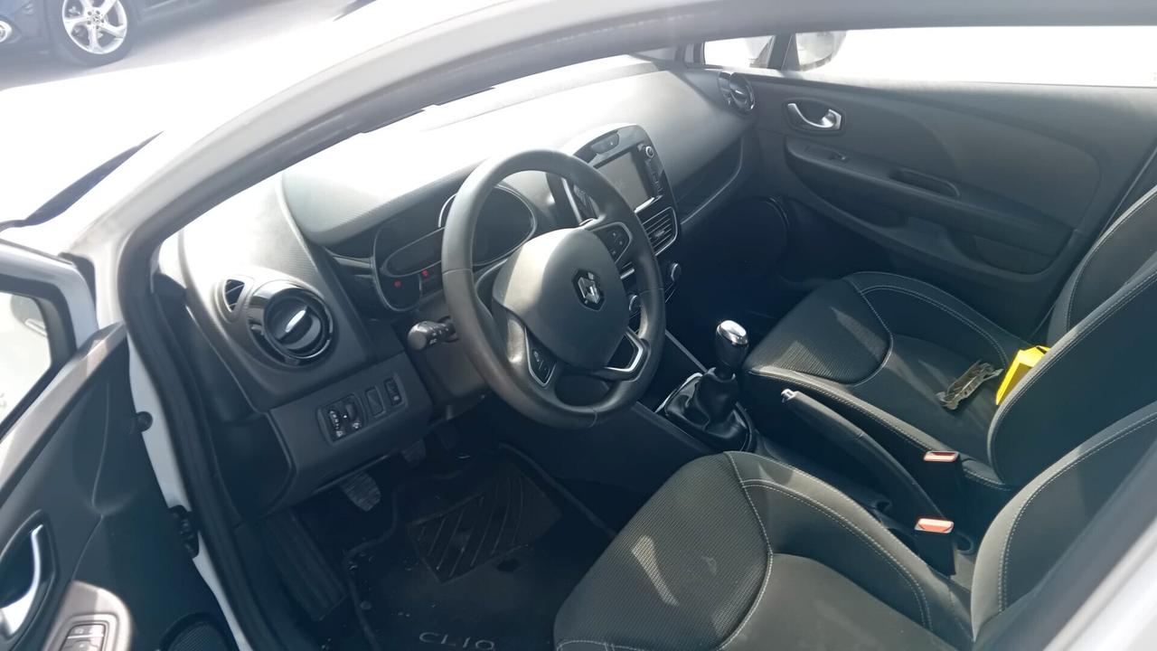 Renault Clio dCi 8V 75CV Start&Stop POCO SINISTRATA
