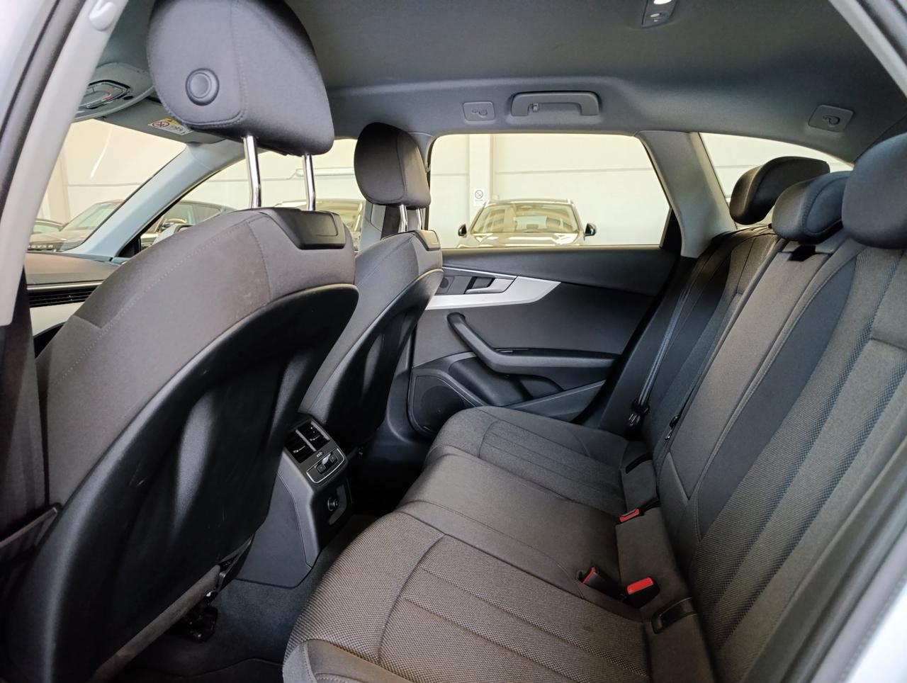 Audi A4 Avant 35 2.0 tdi mhev Business Advanced 163cv s-tronic