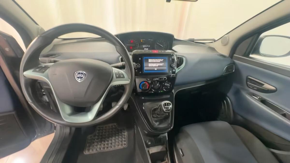 Lancia Ypsilon 1.0 FireFly 5 porte S&S Hybrid Platino