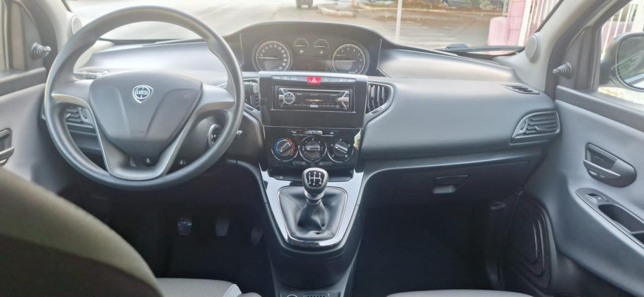 Lancia Ypsilon 1.2 69 CV 5 porte Silver Unico Propr.