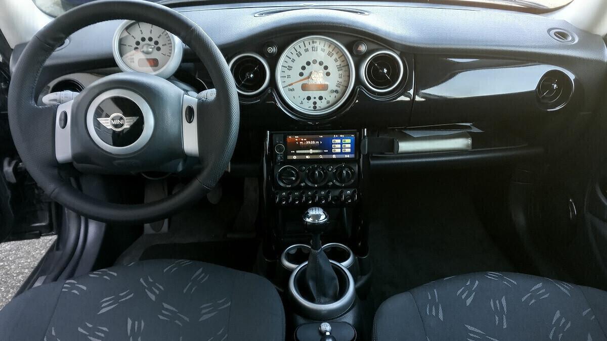Mini Cooper 1.4 - diesel -