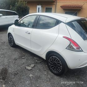 Lancia Ypsilon 1.3 MJT 16V 95 CV 5 porte S&S Platinum euro 6