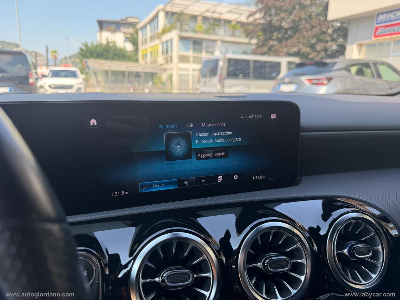 MERCEDES-BENZ A 160 Premium AMG LINE