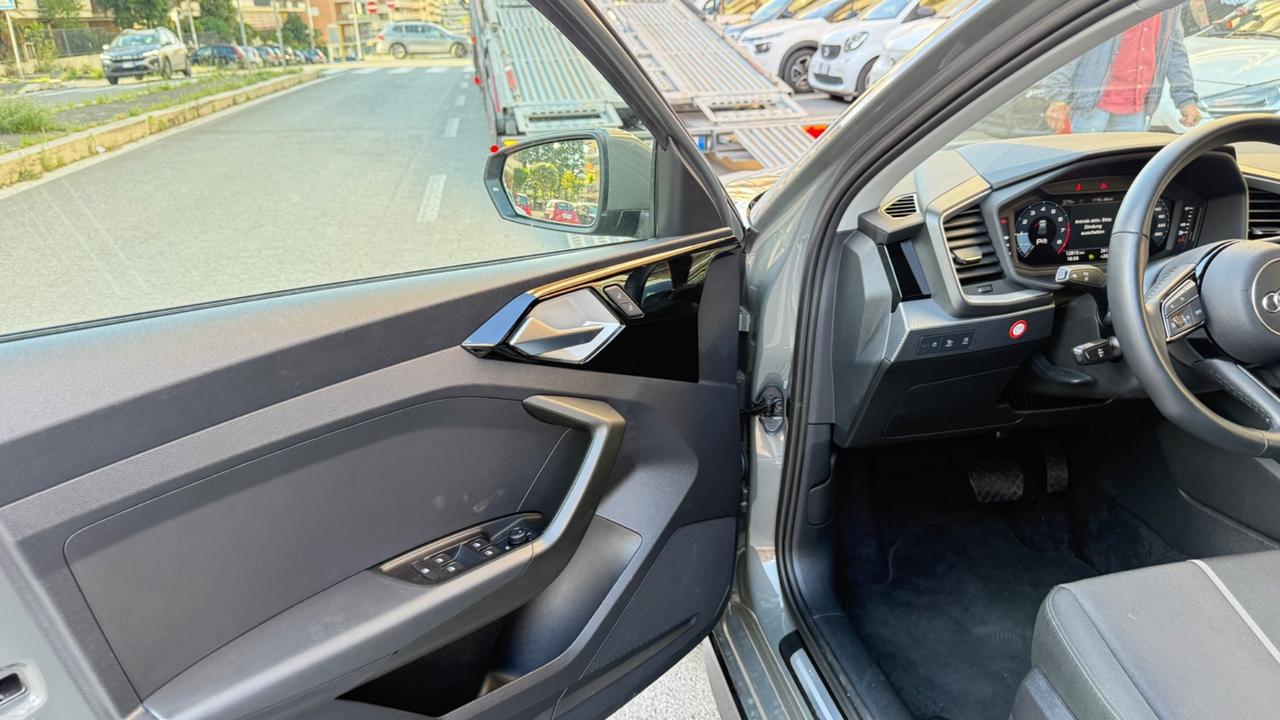 Audi A1 allstreet 30 TFSI S tronic Business LED NAVI COCKPIT CAR PLAY PDC CLIMA AUTOAMTICO CERCHI 17