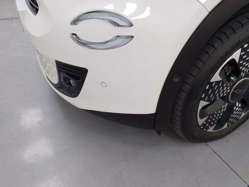 FIAT 600 1.2 hybrid La Prima 110cv auto