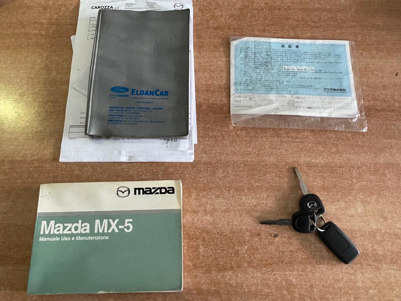 Mazda MX-5 1.6i 16V con HARD-TOP!!!