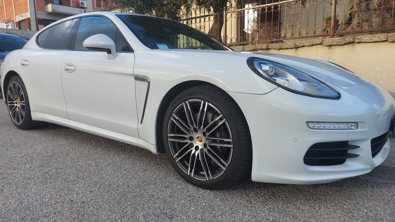 Porsche Panamera - 3.0 Diesel - Edition 300 Cv
