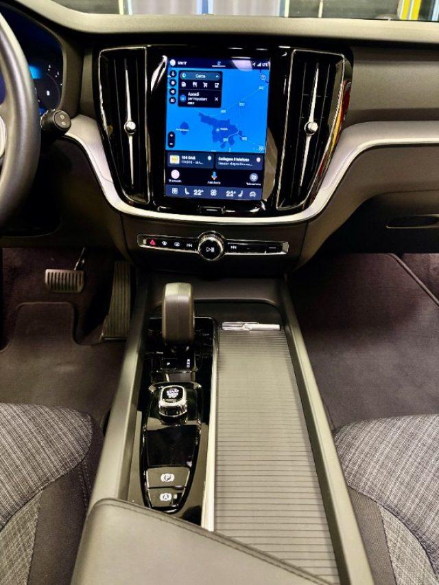 VOLVO V60 B4 (d) automatico Core UNIPRO - KM CERTIFICATI