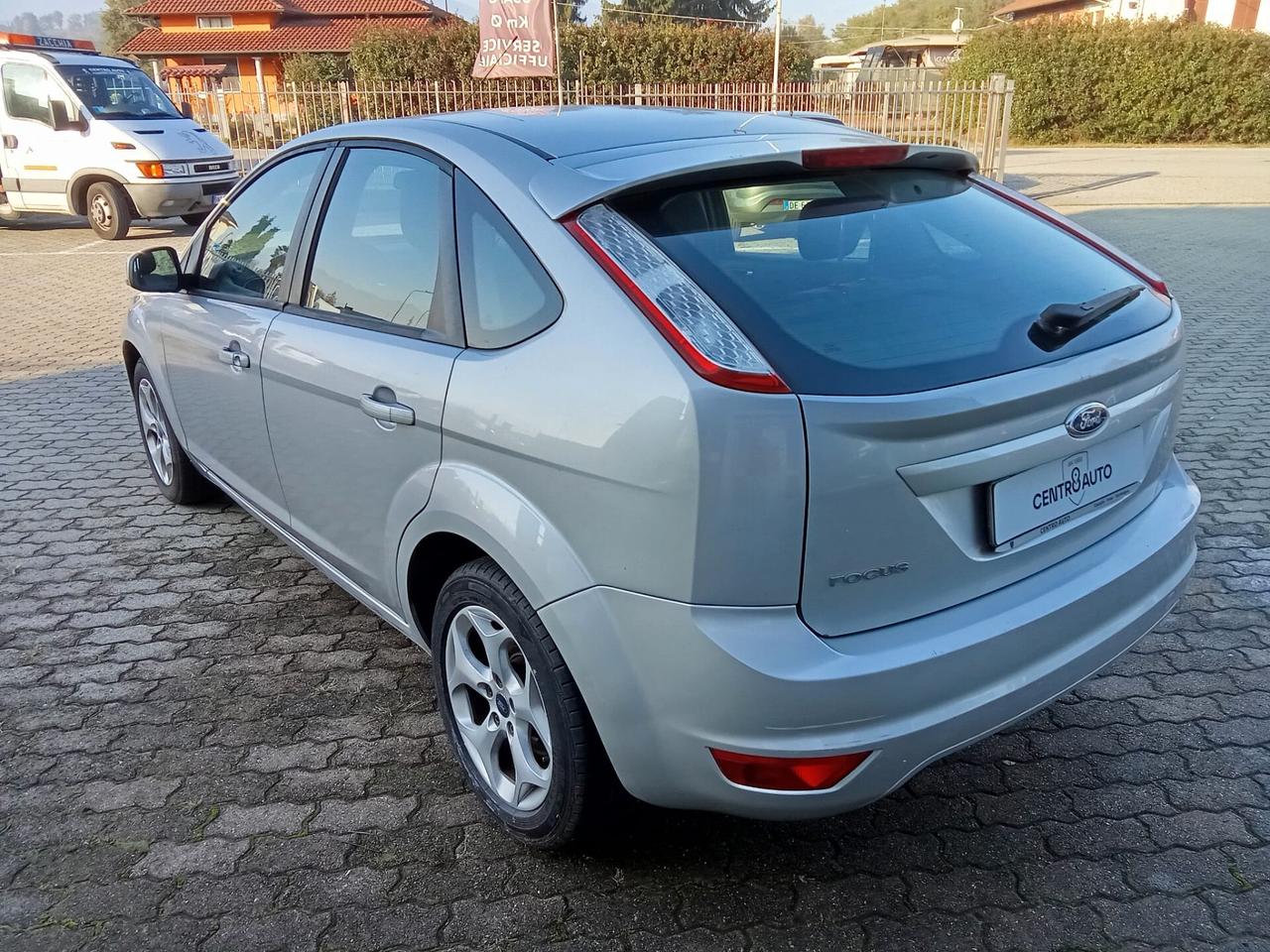 Ford Focus 1.6 (115CV) 5p. Bz.- GPL Ikon