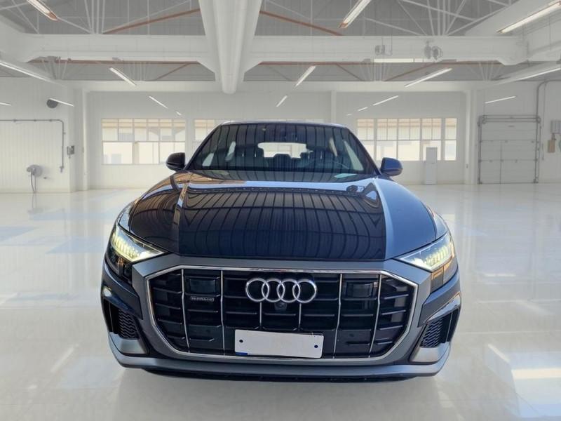 AUDI Q8 50 TDI MHEV 210kW quattro tipronic Sport