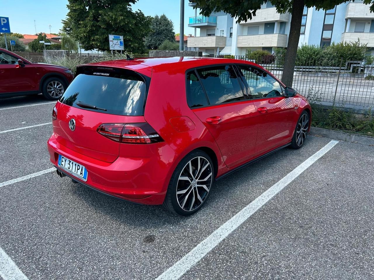 Volkswagen Golf 2.0 TDI DSG 5p.