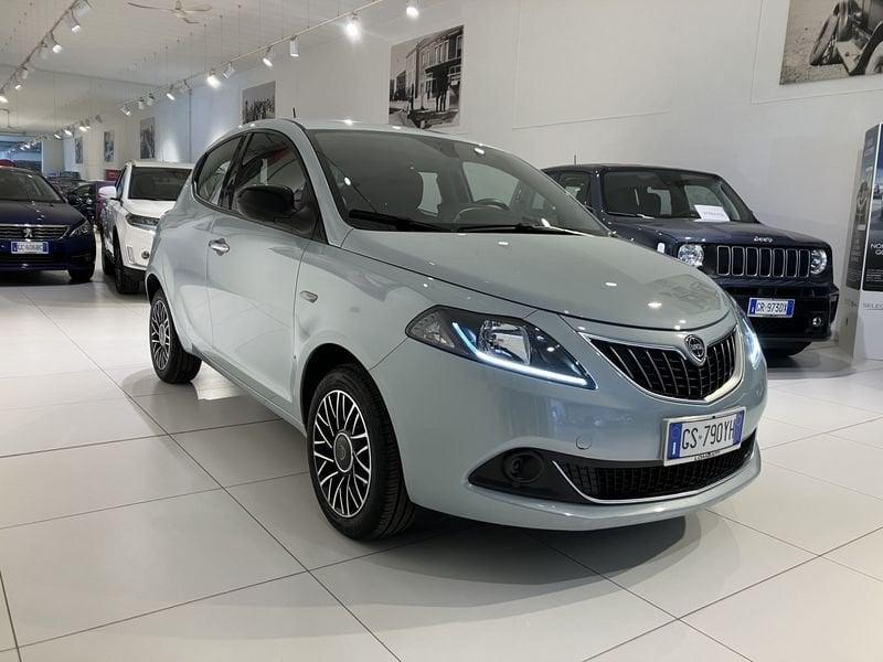 Lancia Ypsilon 1.0 FireFly 5 porte S&S Hybryd Gold