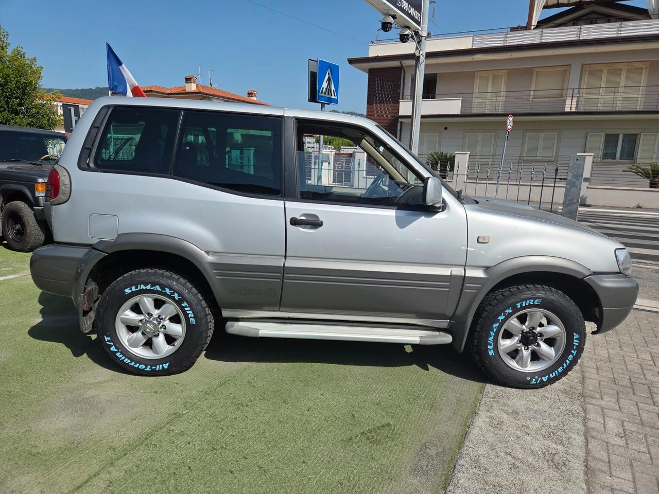 Nissan Terrano II 2.7 Tdi 3 porte Luxury