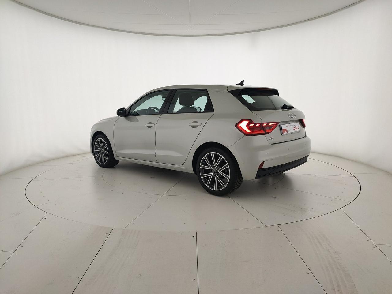 Sportback 30 1.0 TFSI Admired Advanced S tronic