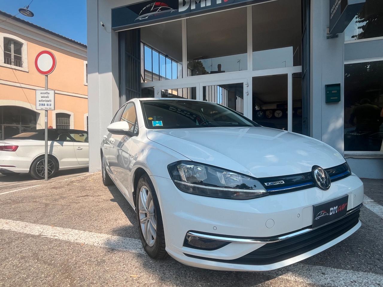 VOLKSWAGEN GOLF VII TGI METANO 130CV EXECUTIVE DSG NAVI ALCANTARA SENSORI DI PARCHEGGIO ANTERIORI POSTERIORI CERCHI IN LEGA OK NEOPATENTATI - CON € 25 percorrenza KM 460 - GARANZIA 12 MESI -